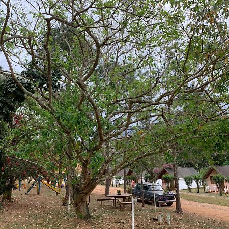 Pousada & Camping Serras Verdes กงแซร์วาตอเรีย ภายนอก รูปภาพ