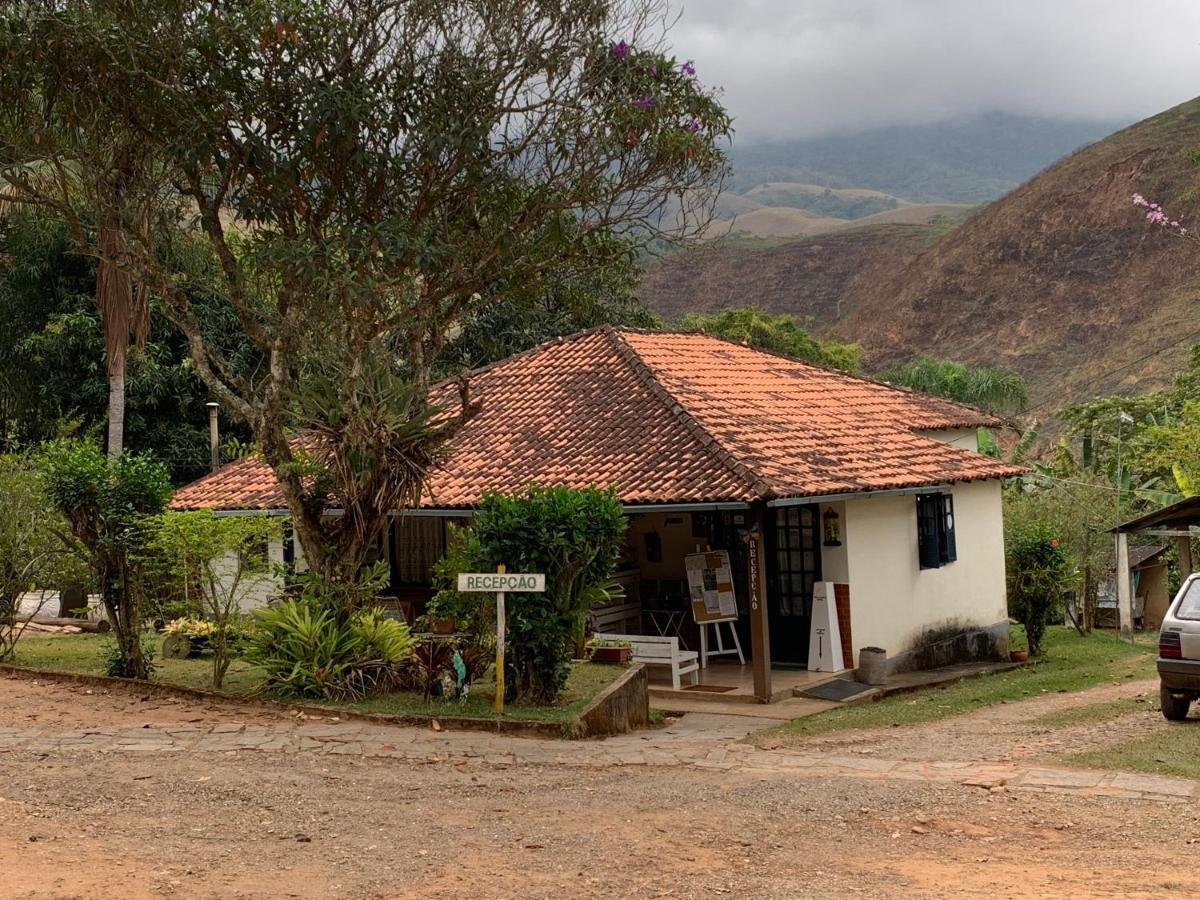Pousada & Camping Serras Verdes กงแซร์วาตอเรีย ภายนอก รูปภาพ
