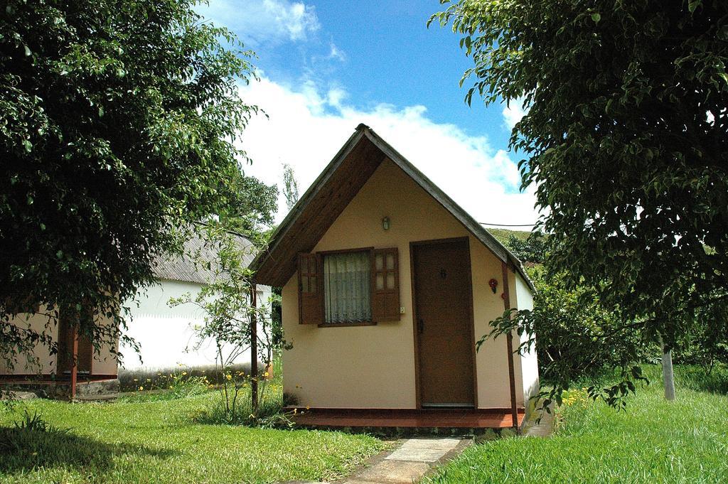 Pousada & Camping Serras Verdes กงแซร์วาตอเรีย ห้อง รูปภาพ