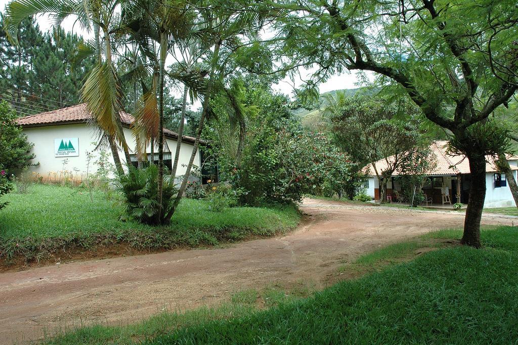 Pousada & Camping Serras Verdes กงแซร์วาตอเรีย ภายนอก รูปภาพ