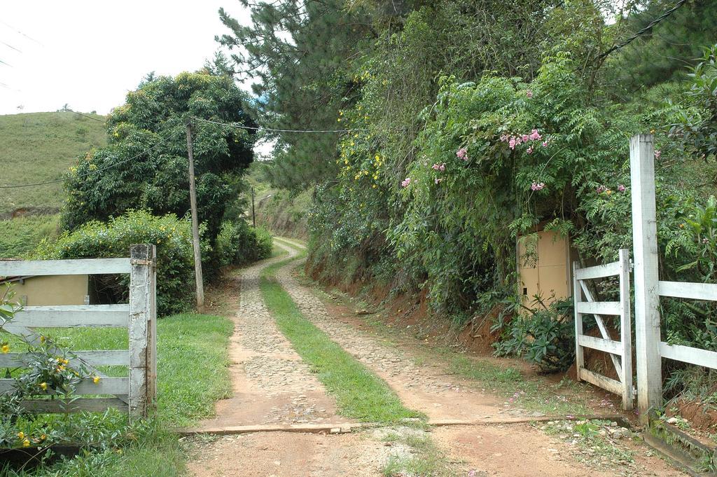 Pousada & Camping Serras Verdes กงแซร์วาตอเรีย ภายนอก รูปภาพ